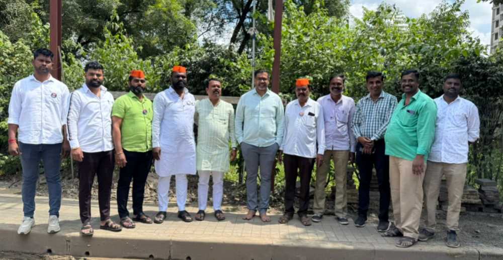 BJP MLA Mahesh Landge steps in to solve traffic issue at Newale Vasti Chowk
