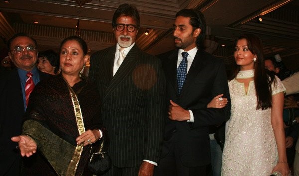 Bachchan_family_still6
