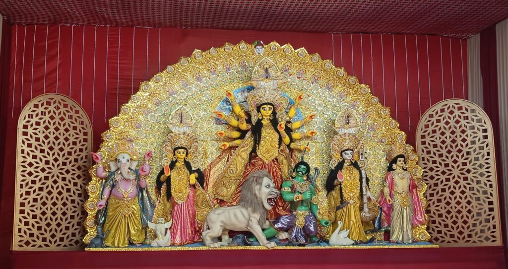Poona Bango Sanmilani Celebrates 5-Day Durga Puja In Hadapsar