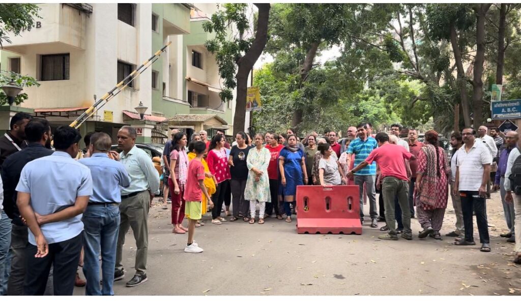 Pune News Kothrud Residents Hold 4-Hour Roadblock, Protest Against MIT Over Reckless Driving Incident