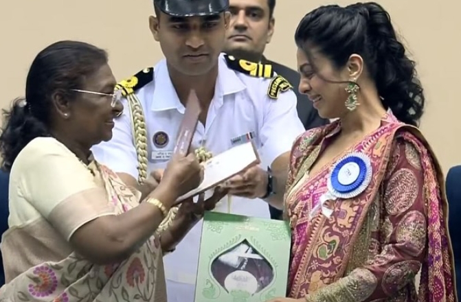 Emotional Moment: Manasi Parekh Breaks Down in Tears After Winning Best Actress National Award for 'Kutch Express'