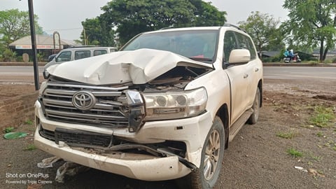 Tragic Accident Minister Dhananjay Munde's Wife escape unhurt in car accident on Pune-Solapur Highway
