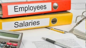 Man Claims Rs 25 Lakh Yearly Income "Not Enough," Sparks Heated Online Debate