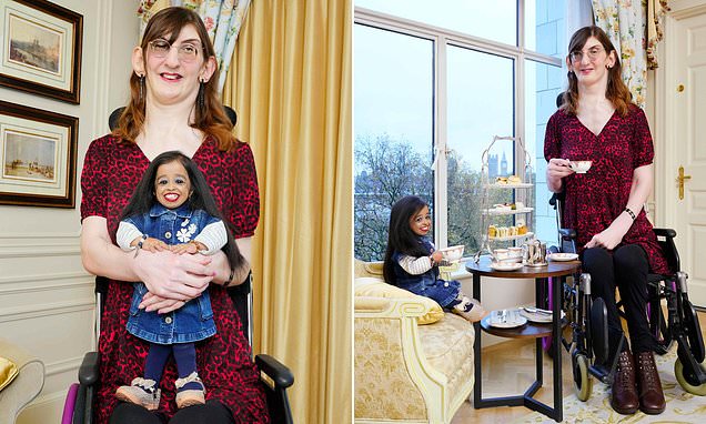 World’s Smallest Woman from India Meets Tallest Woman from Turkey for the First Time – Watch Video