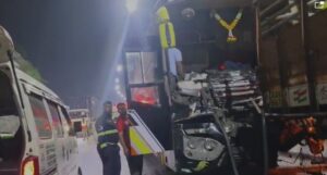 Bus Carrying 38 Passengers Crashes Into Truck on Mumbai-Pune Expressway, 26 injured
