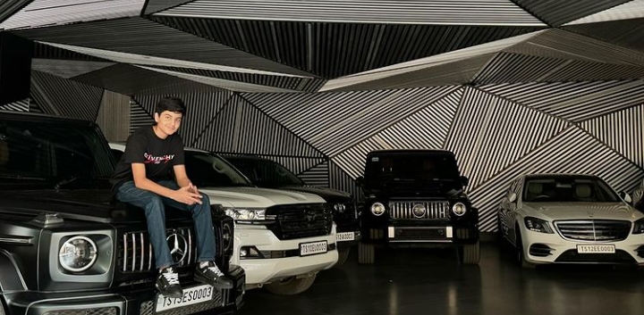 From Rolls-Royce to G-Wagen Kids Driving Luxury Cars Raise Eyebrows. Watch viral video