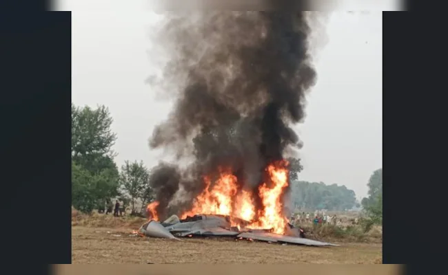 MiG-29 Fighter Jet Crashes Near Agra During Training Sortie; Pilot Ejects Safely