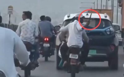 Pune Stunned: Youths Display Gun on Busy Road, Intimidate Commuters – Video Sparks Outrage