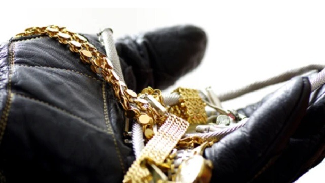 Pune News: Woman Traveller At Swargate Bus Stand Loses Jewellery Worth Rs 2.2 LakhsÂ