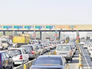 Toll Waived Amid Traffic Chaos on Pune-Satara Highway, Voters Stranded in 15-Km Jam