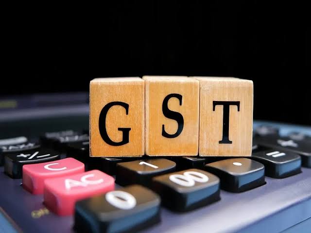 "5% on Dining, 18% on Health Insurance, 12% on Cancer Drugs": Entrepreneur Asks, Who Is Deciding GST Slabs?