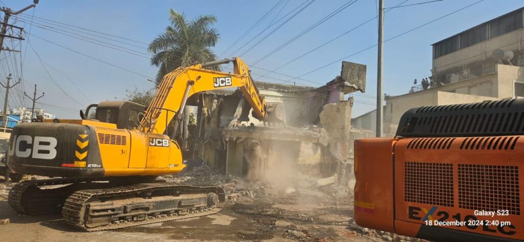 PCMC’s Anti-Encroachment Drive In Chikhali Leaves 1 Lakh Jobless, Businesses In Crisis