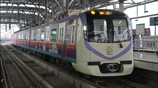 Pune Metro Sees 5 Lakh Passenger Drop in November Due to Holiday Break