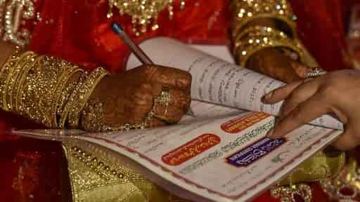 Pune Woman Cheats Maulana of ₹14 Lakh After False Marriage Claim; Police Register Case