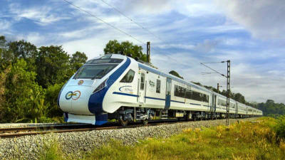 Vande Bharat Express Takes Wrong Route, Ends Up in Kalyan Instead of Goa