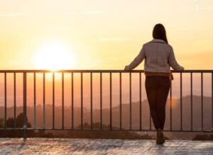 Study Finds Women Are Happier Being Single Compared to Men