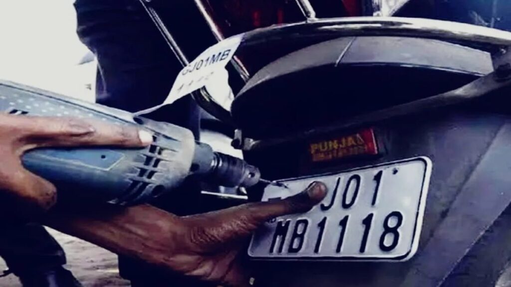 10,000 Vehicles Equipped with HSRP Plates in Two Days. You Can Also Apply by Following These Steps