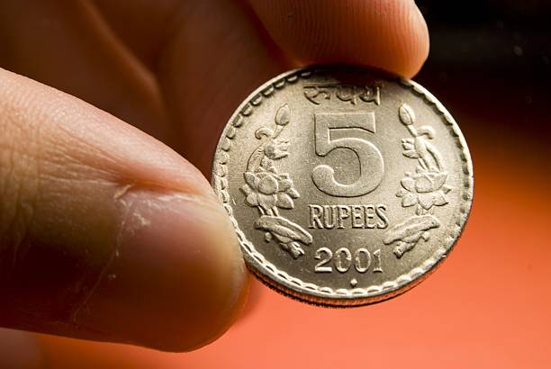 Why RBI is Phasing out older ₹5 coins Economic Inefficiency and misuse explained