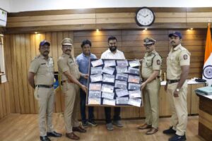 65 Mobile Phones Worth ₹17.82 Lakh Returned To Victim By Pune Police Commissioner Amitesh Kumar