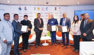 Maharashtra Secures ₹4.99 Lakh Crore Investments at Davos on Day 1