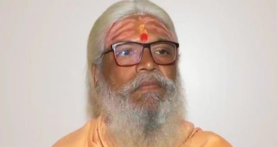 IIT Alumnus Turned Monk, Acharya Jaishankar Narayanan, Gains Recognition at Maha Kumbh 2025