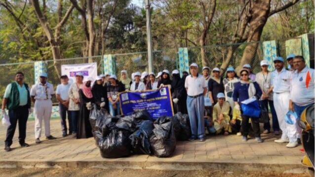 Pune: Community Cleanup Drive Collects 130 kg of Waste at Mula-Mutha River Banks Near Bundgarden Metro Station 