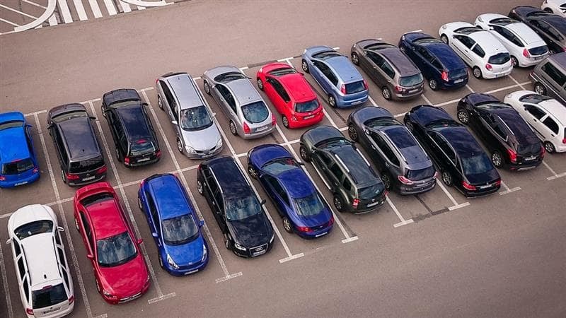 Maharashtra Govt Proposes Mandatory Parking Space Policy for Car Buyers to Tackle Mumbai Traffic Congestion