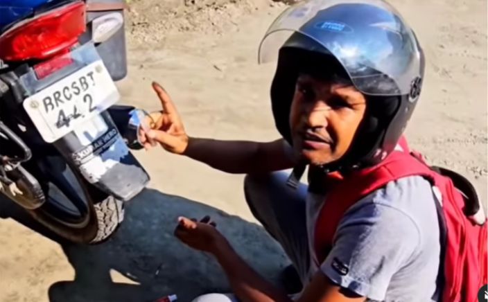 Man’s ‘Jugaad’ to Evade Traffic Challans Goes Viral on Instagram