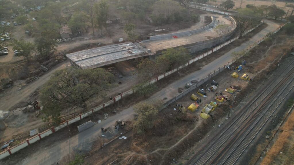 Pune Despite 33 Bridges, Pimpri-Chinchwad Struggles With Persistent Traffic Congestion