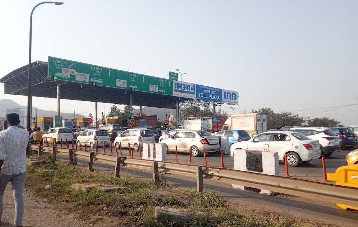 Somatane Phata Toll Plaza Faces Allegations of Illegal Operations and Public Outrage