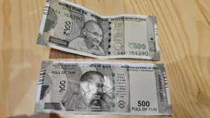 Tourist in Gurgaon attempted to settle Taxi fare with a counterfeit Rs.500 note from 'Manoranjan Bank, Some Users Suspect the Driver