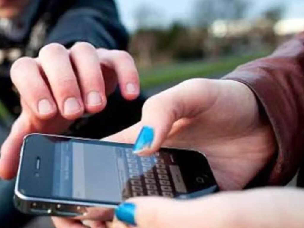 Pune: Youth Arrested For Assaulting Pedestrian And Stealing Mobile Phones In Bibvewadi; 10 Devices Recovered
