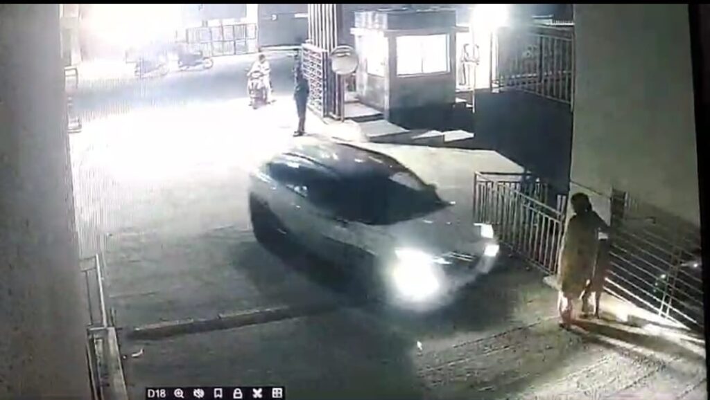 Shocking Accident In Pimpri-Chinchwad Society: Speeding Car Hits Child and Aunt In Society Parking; CCTV Footage Reveals Incident
