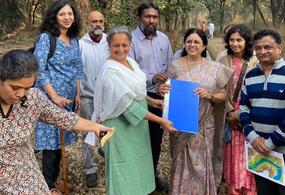 Pune: Dr. Medha Kulkarni Inspects Ram-Mula Sangam, Calls for Preservation of Riverbed and Trees