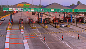 Mumbai-Pune Expressway Smashes Toll Revenue Records – Find Out How Much It Made!
