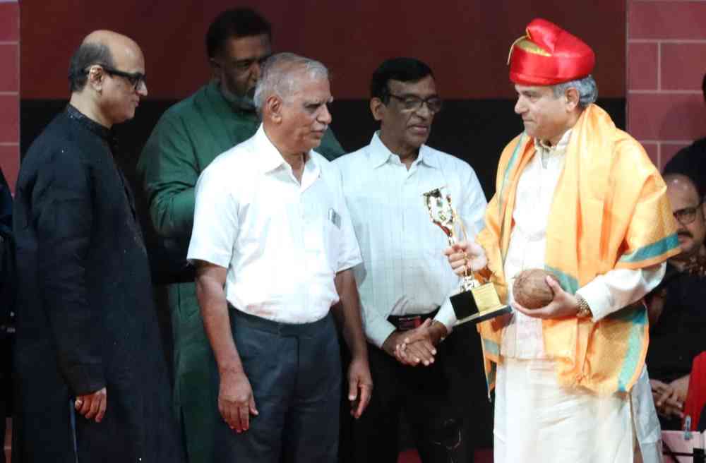 Padma Shri Suresh Wadkar honoured with ‘Panchamratna’ Award
