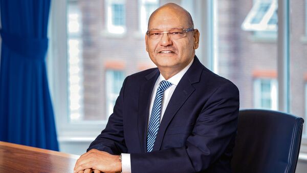 Anil Agarwal Shares Inspiring Story of Buying First Home in Mumbai with Just Rs.75,000