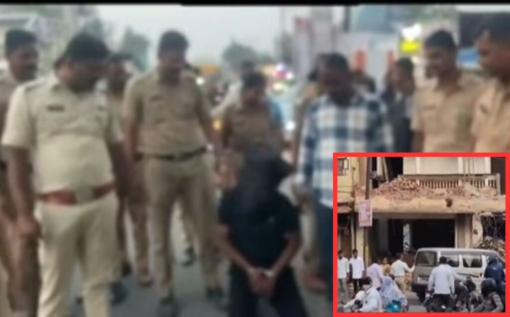 Pune Police Parade Accused Who Attacked Traffic Cop With A Stone In Phursungi 