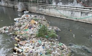 Pune: Wanowrie Residents Demand Urgent Cleaning Of Garbage-Filled Bhairoba Nala