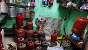 Pune News: Illegal Gas Refilling Racket Busted In Market Yard; One Arrested