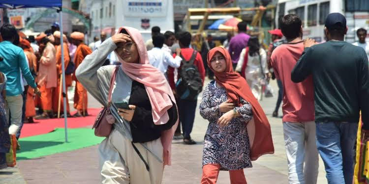Pune and Hyderabad Face April-Level Heat in February, Raising Health Concerns