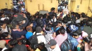 Delhi Railway Station Stampede Amid Maha Kumbh Rush: 18 Dead, Several Injured