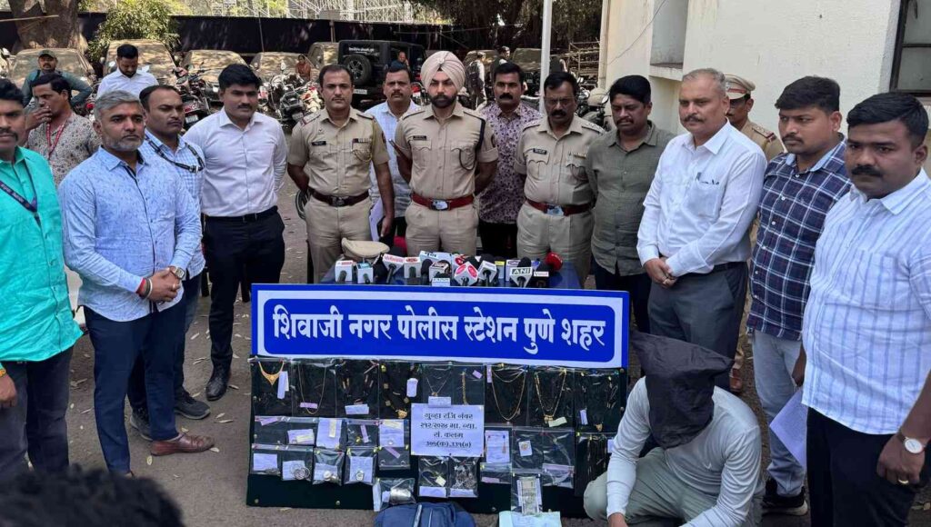 Pune Police Arrest Serial Burglar Linked To 64 Thefts; Gold And Silver Worth ₹17 Lakh Seized