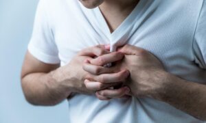7 Early Warning Signs of Blocked Heart Arteries You Should Never Ignore
