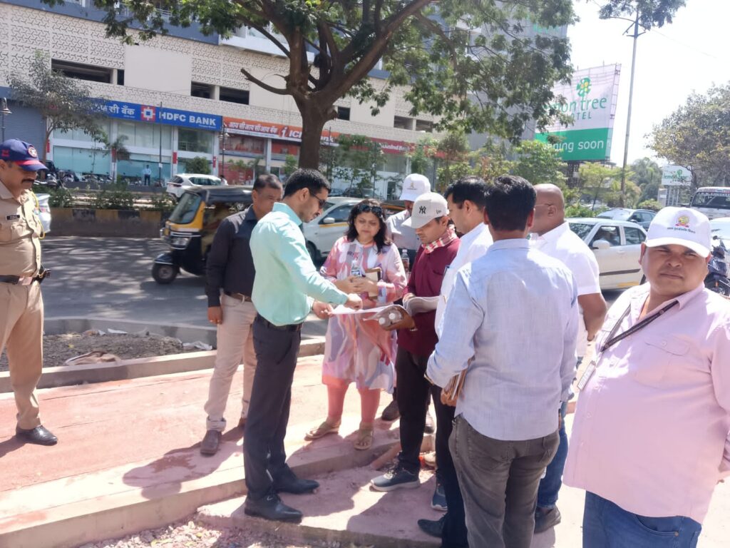 Pune News: PCMC Additional Commissioner Inspects Tree Plantation and Road Maintenance Work Along DP Roads