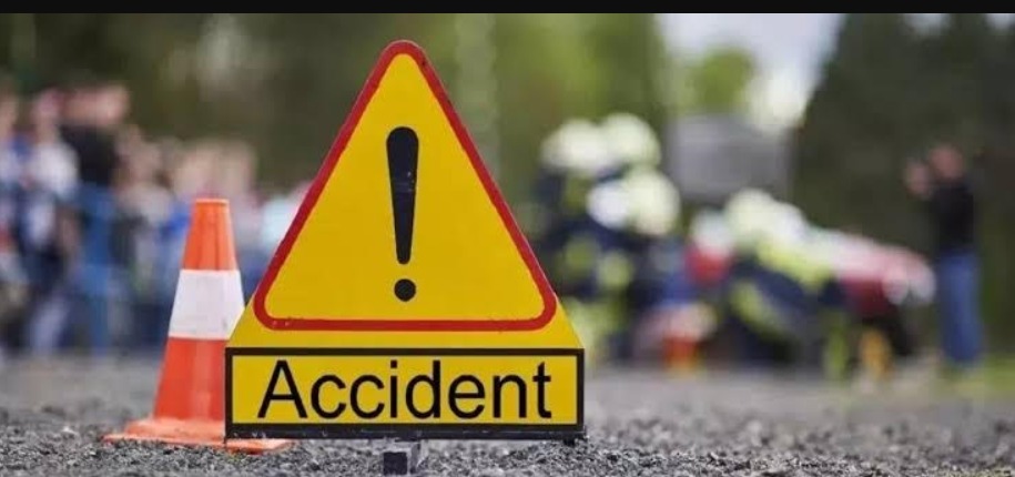 Pune Accident News: Drunk Crane Operator Crashes Into IAF Officer’s Vehicle on Sinhagad Road