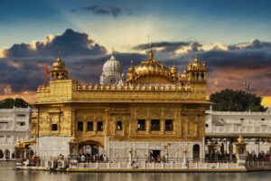 Bomb Threat to Golden Temple Triggers Massive Security Operation in Amritsar