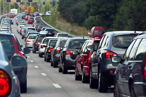 traffic-jam-with-rows-of-cars