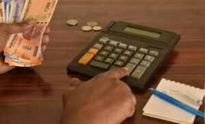 India’s Middle Class On A Tightrope: Inflation Outpaces Incomes, Savings Vanish