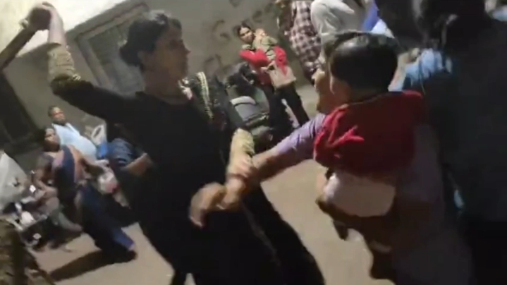 Mumbai Two Women Assaulted by Thane Men for Saying 'Excuse Me' in English, Not Marathi - VIDEO
